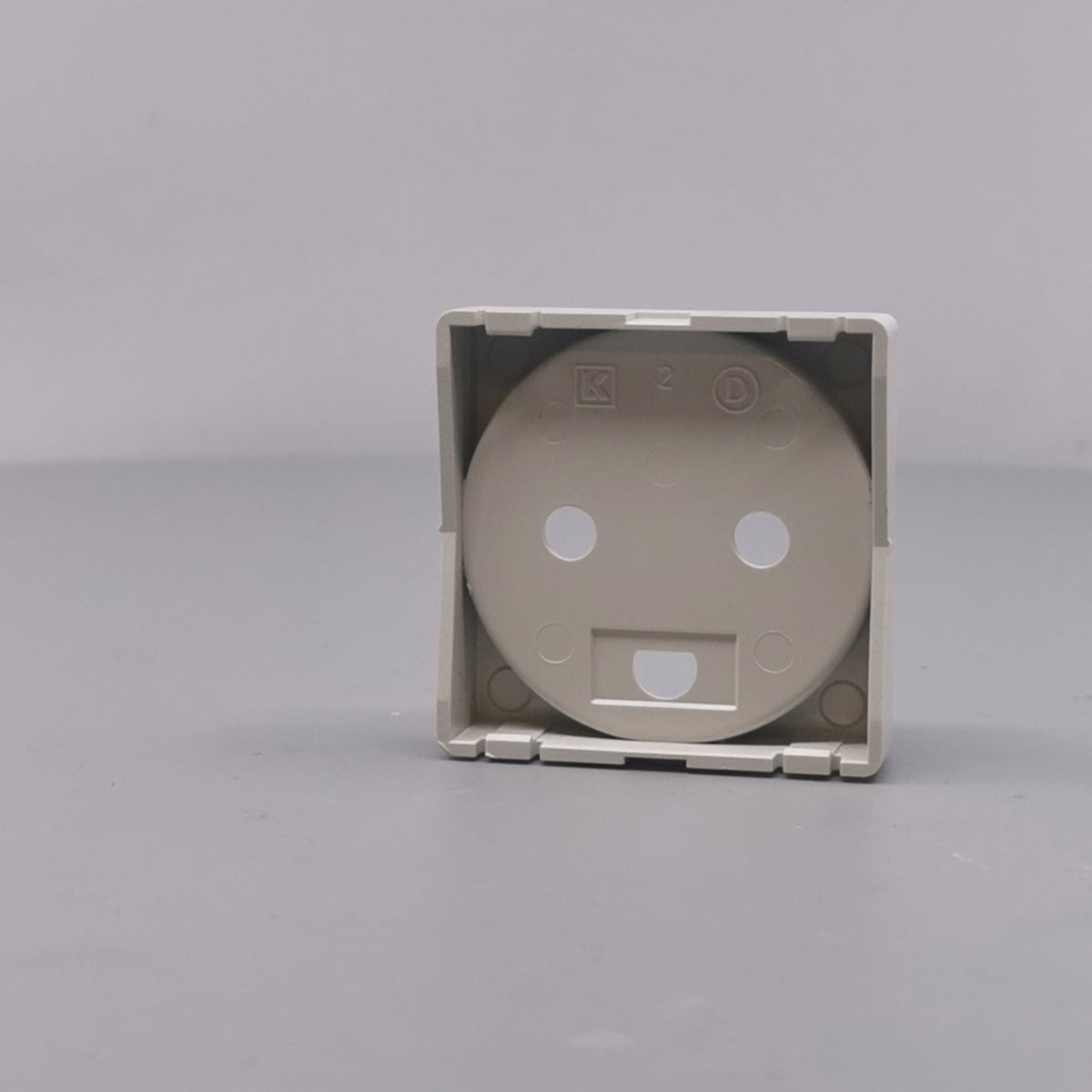 Afdækning for stikkontakt 1 modul gl model lysegrå (360° frame 14)