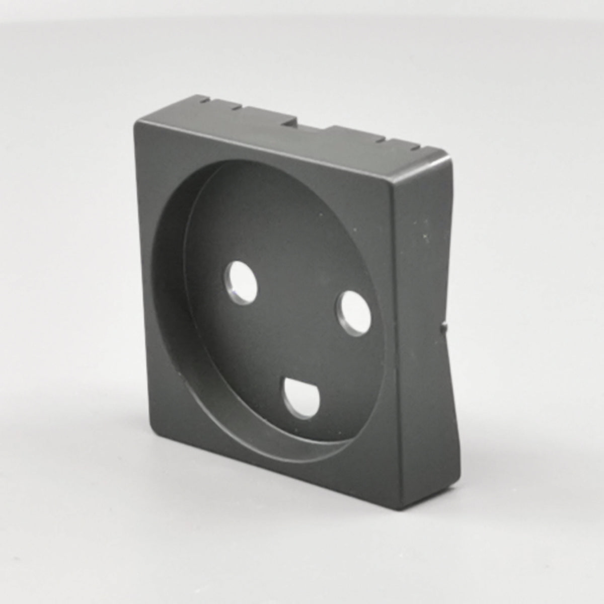 afdækning for stikkontakt 1 modul koksgrå (360° frame 4)