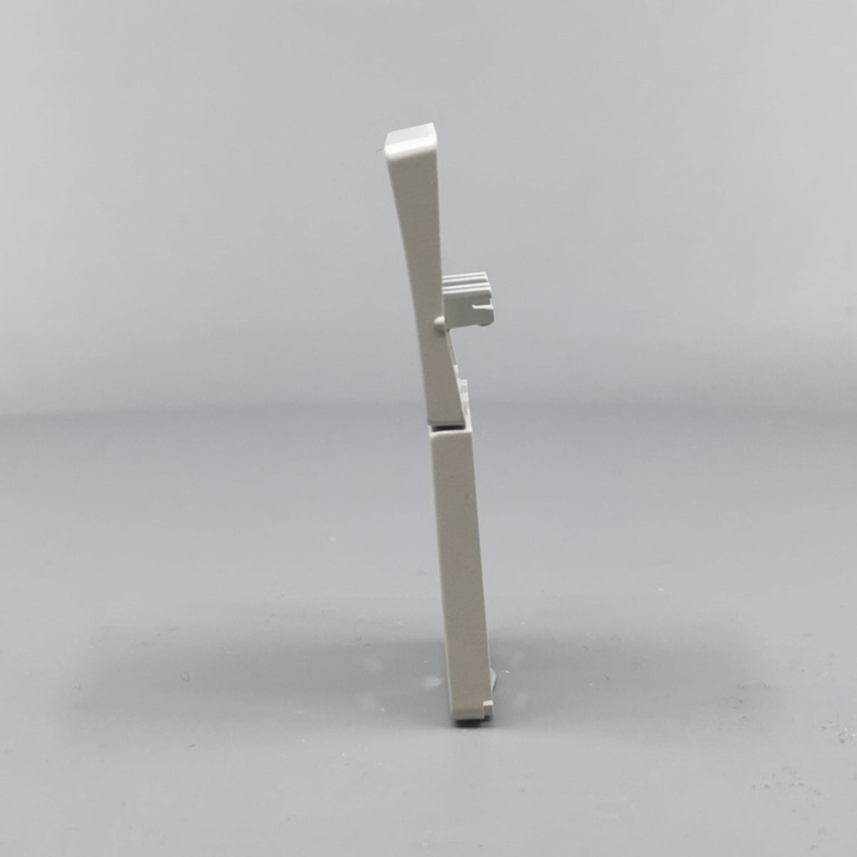LK Fuga afdækning til stikkon. m. jord og 2-pol afbryder - lysegrå (360° frame 7)