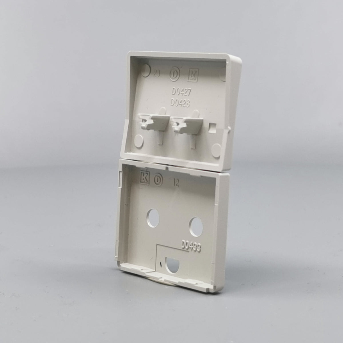 LK Fuga afdækning til stikkon. m. jord og 2-pol afbryder - lysegrå (360° frame 16)