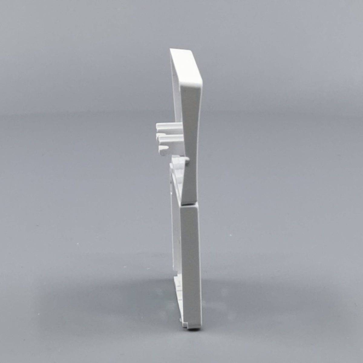 Fuga Tangent stikkontakt med jord hvid (360° frame 19)