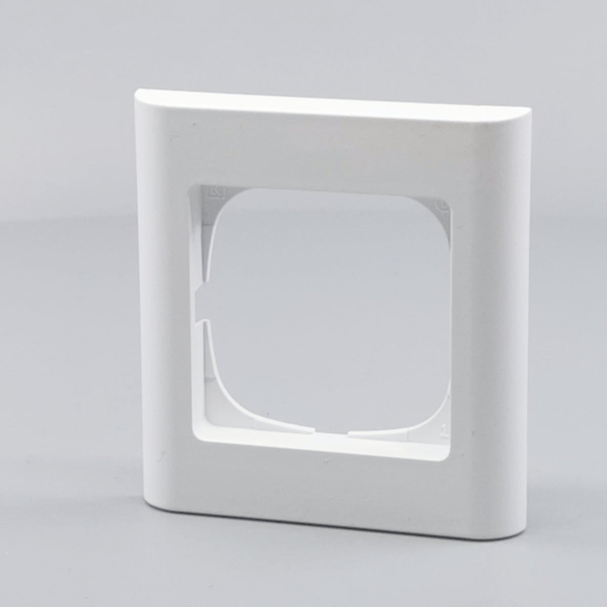 LK Fuga ramme Softline 68 1m - hvid (360° frame 2)
