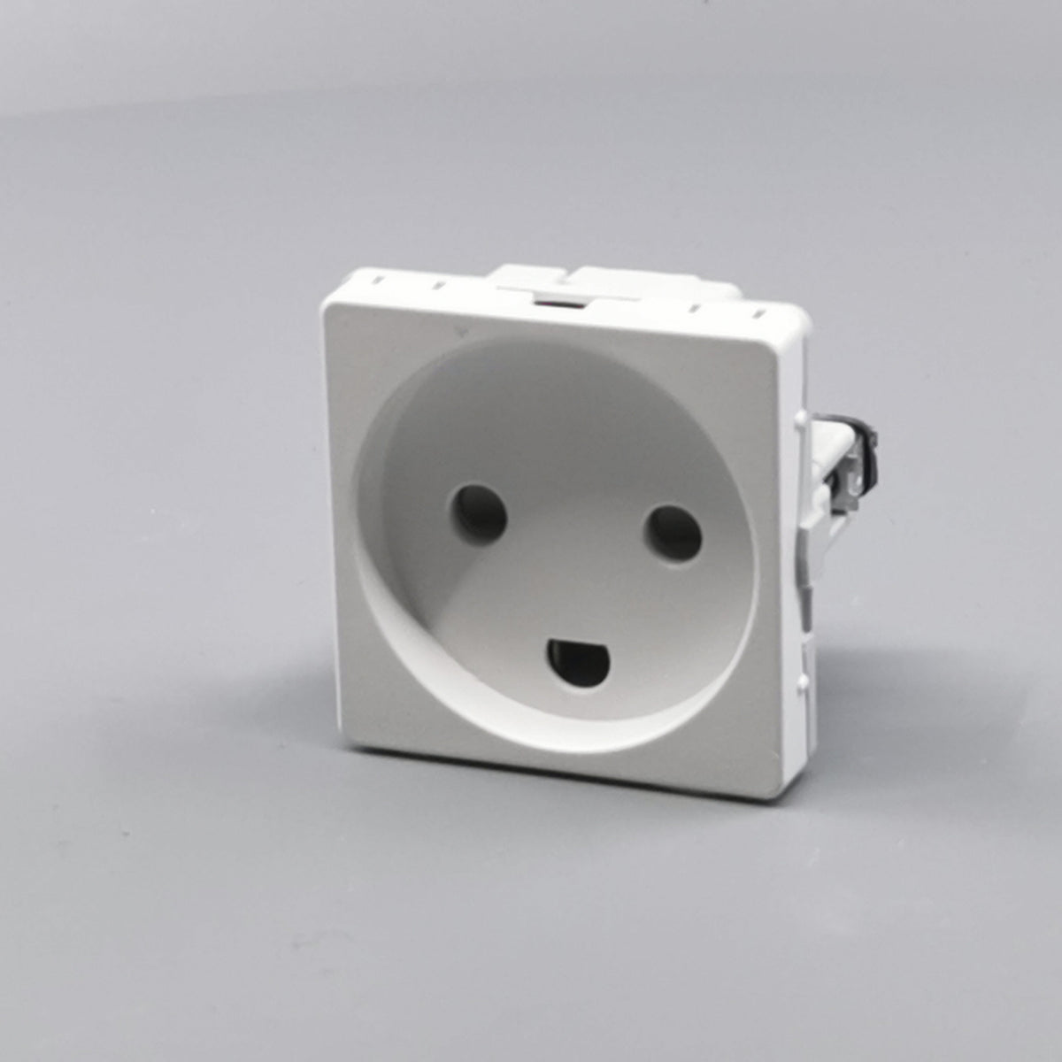 Fuga stikkontakt med jord 1 modul 2-pol - hvid (360° frame 2)