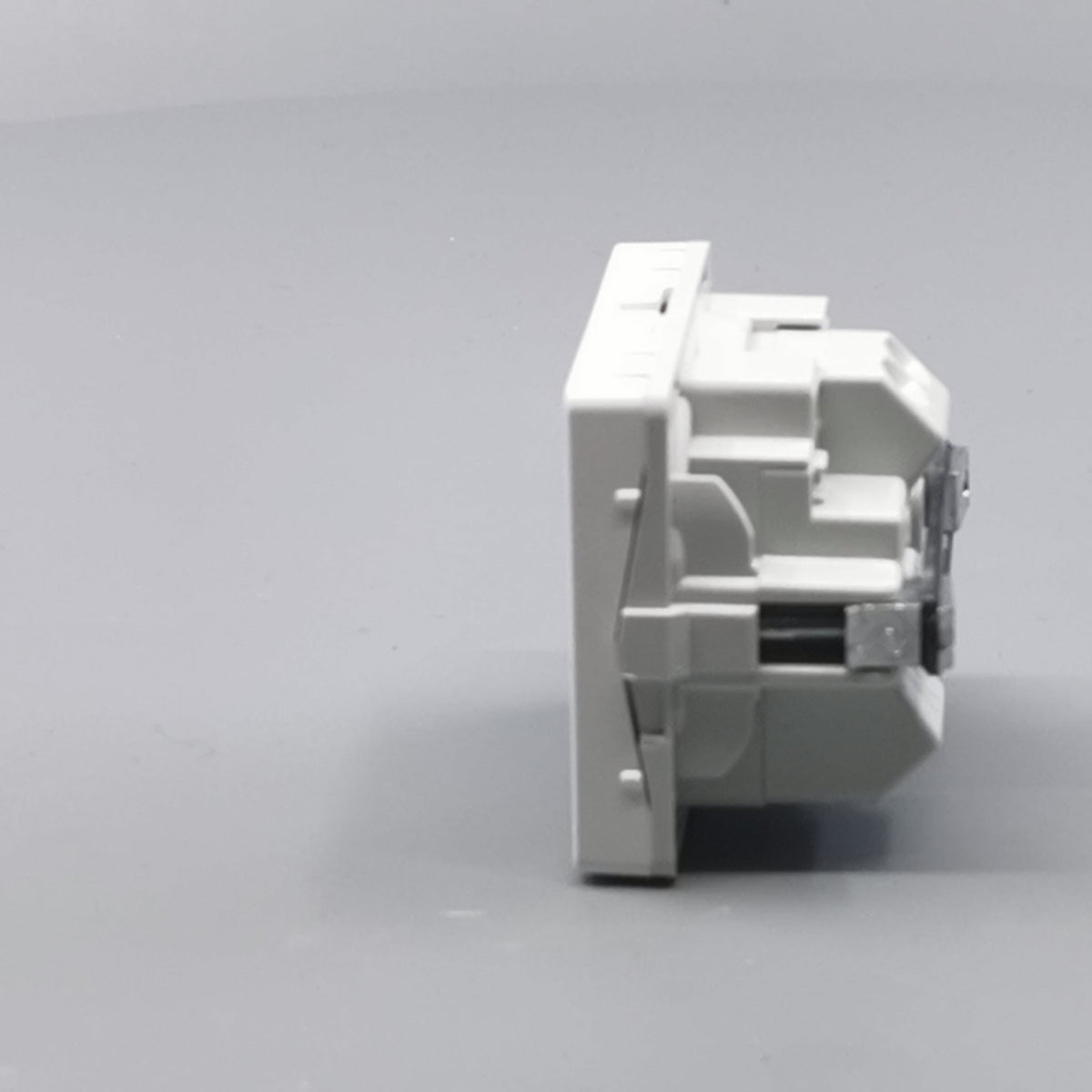 Fuga stikkontakt med jord 1 modul 2-pol - hvid (360° frame 7)
