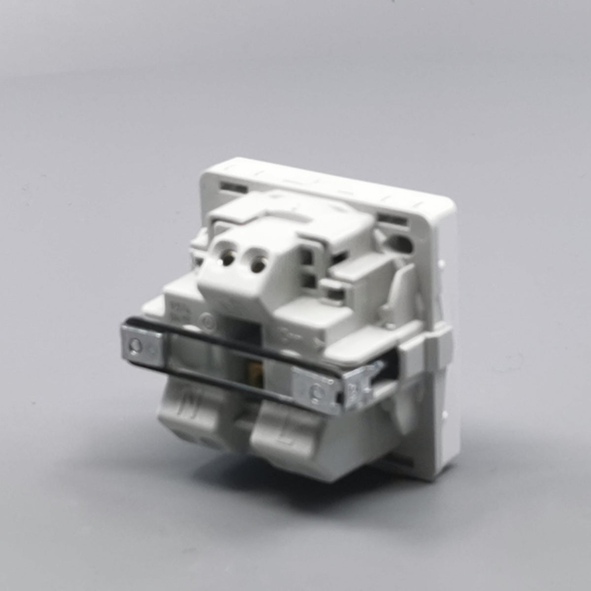 Fuga stikkontakt med jord 1 modul 2-pol - hvid (360° frame 15)
