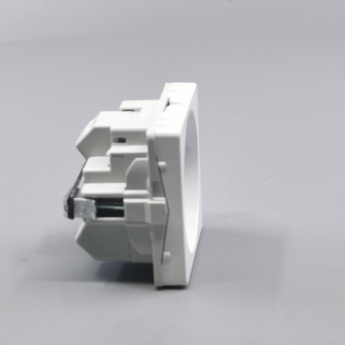 Fuga stikkontakt med jord 1 modul 2-pol - hvid (360° frame 19)