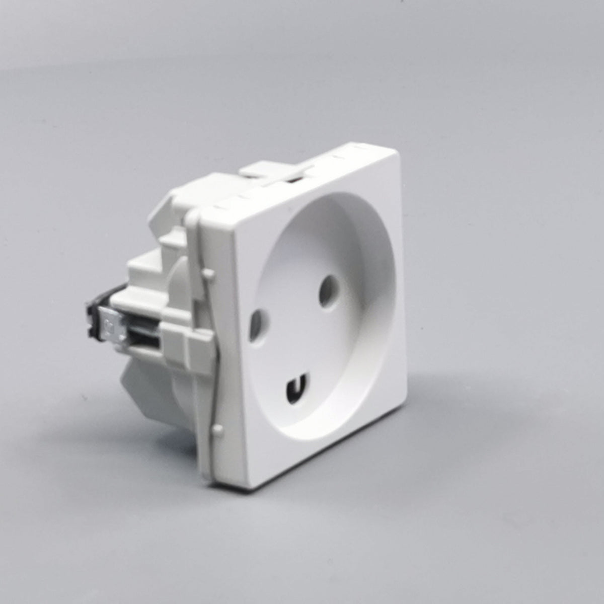 Fuga stikkontakt med jord 1 modul 2-pol - hvid (360° frame 21)