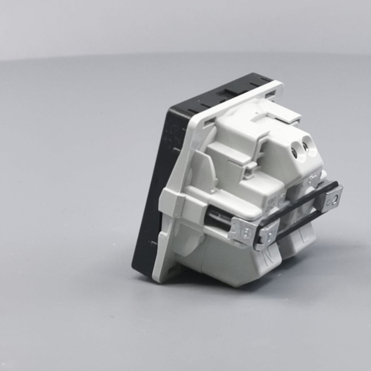 LK Fuga stikkontakt 1 modul m LED -lampe koksgrå (360° frame 9)