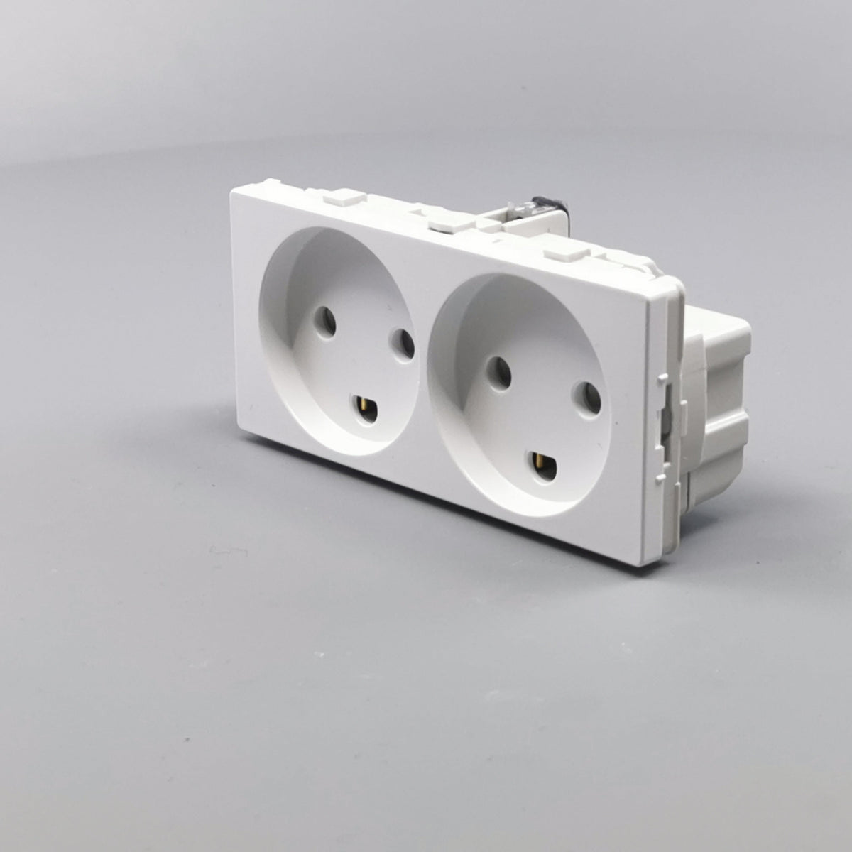 Fuga vandret stikkontakt med jord 2 modul 2-pol 2 tændinger - hvid (360° frame 4)