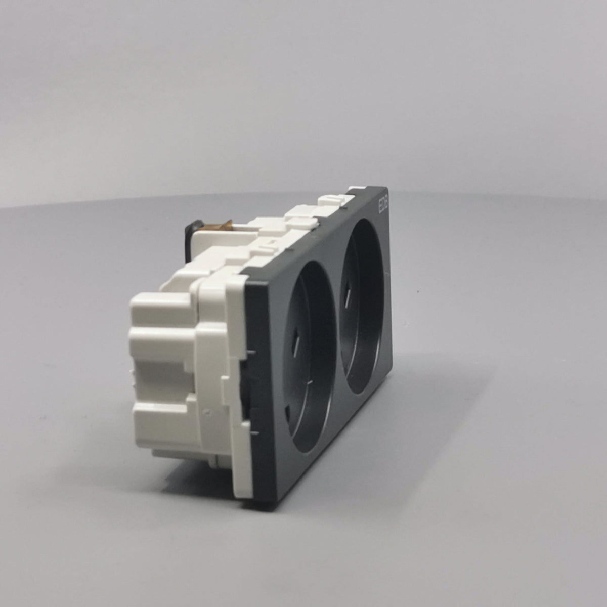 Stikkontakt EDB 2 modul 2-pol med jord koksgrå (360° frame 20)