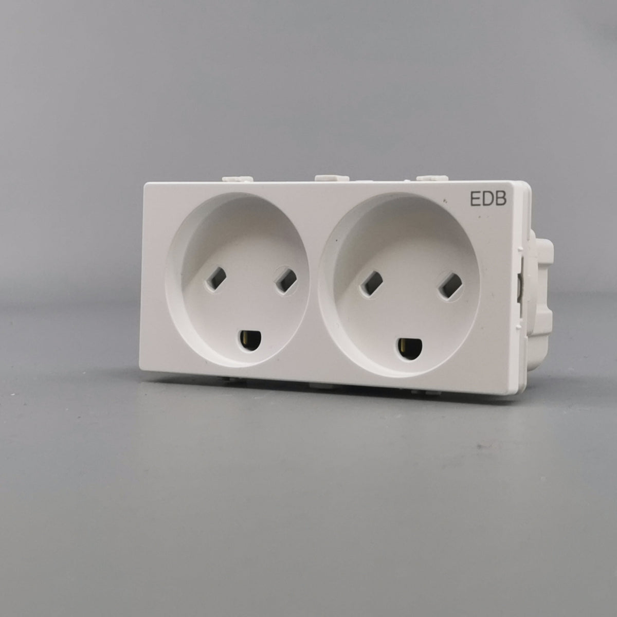 Fuga vandret EDB stikkontakt med jord 2 modul 2-pol - hvid (360° frame 3)