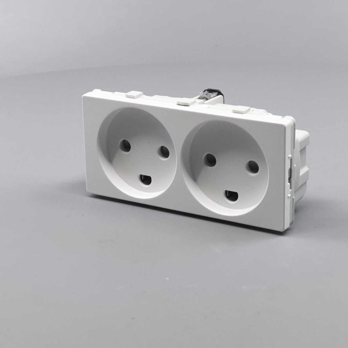 Fuga stikkontakt med jord 2 modul 2-pol - hvid (360° frame 3)