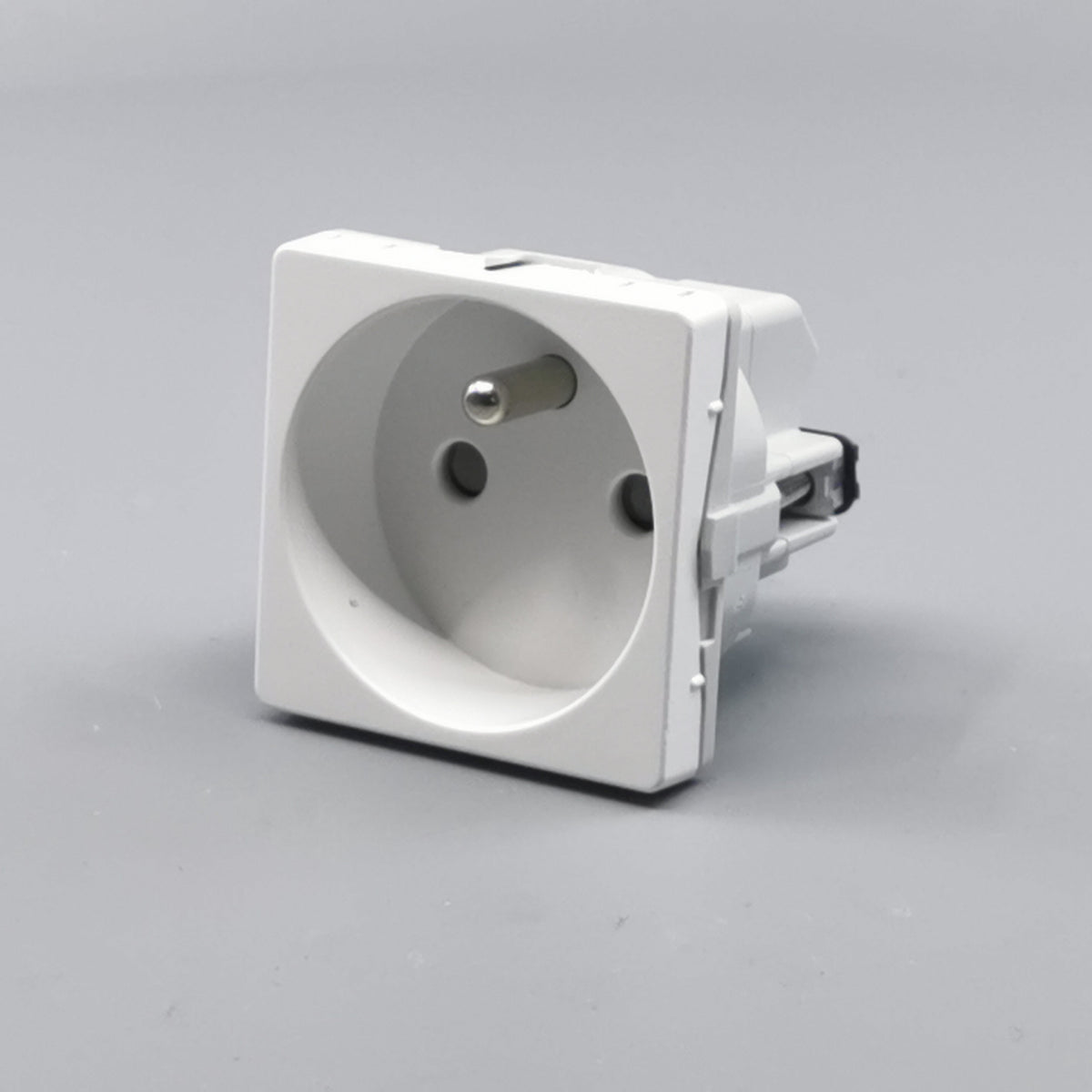 Fuga stikkontakt m. pindjord 1 modul 2-pol - hvid (360° frame 3)