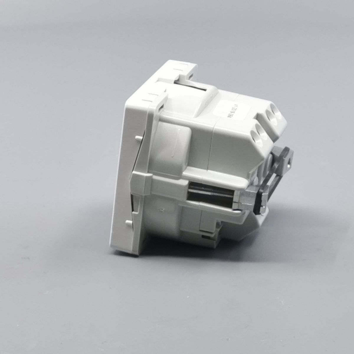 Fuga stikkontakt m. pindjord 1 modul 2-pol - hvid (360° frame 8)