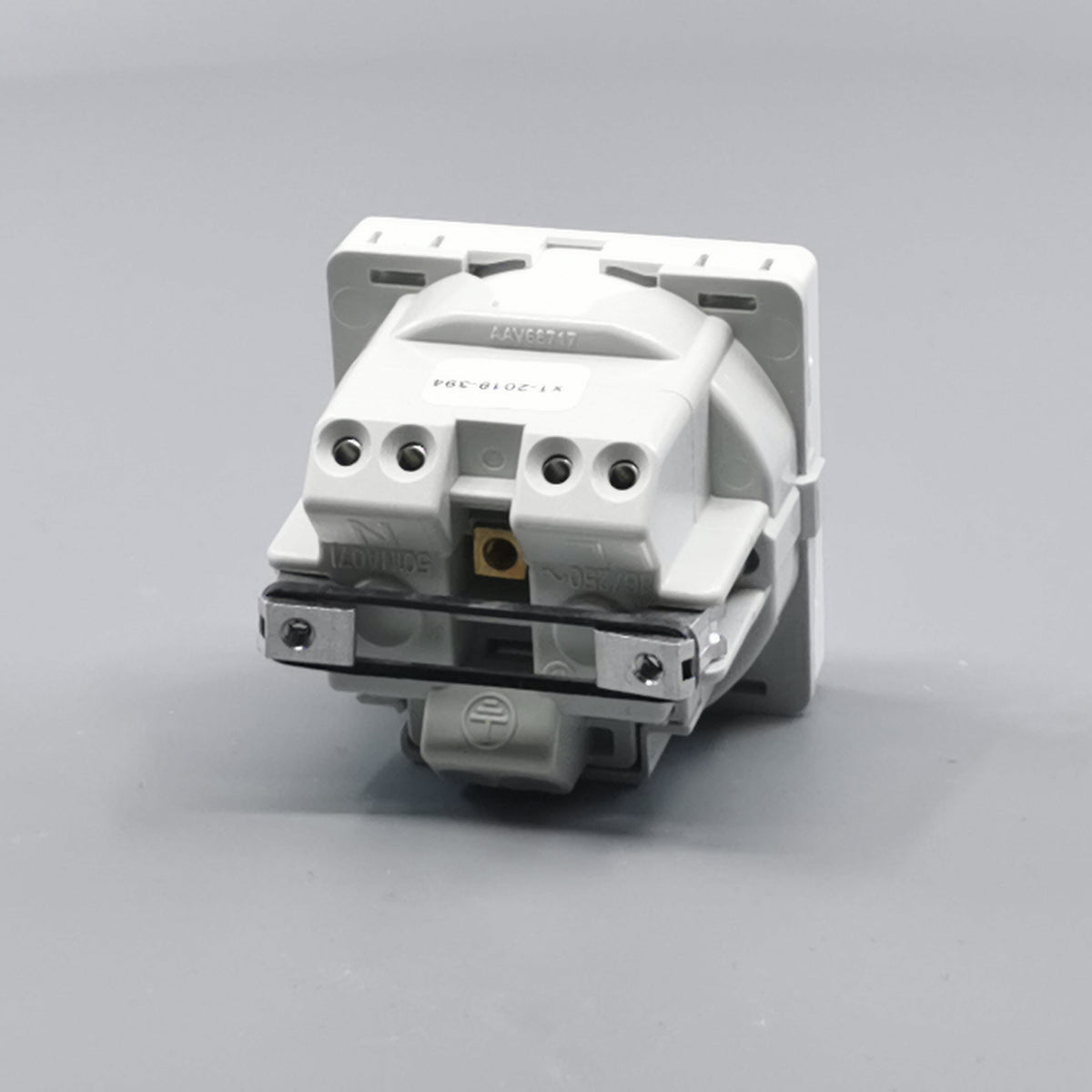 Fuga stikkontakt m. pindjord 1 modul 2-pol - hvid (360° frame 14)