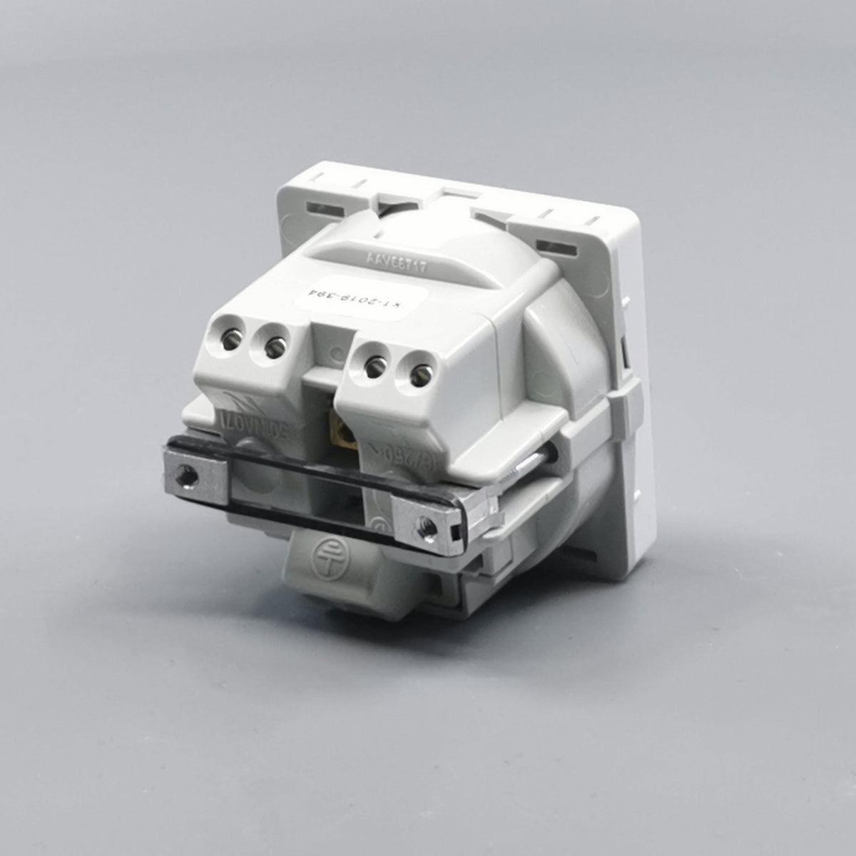 Fuga stikkontakt m. pindjord 1 modul 2-pol - hvid (360° frame 15)