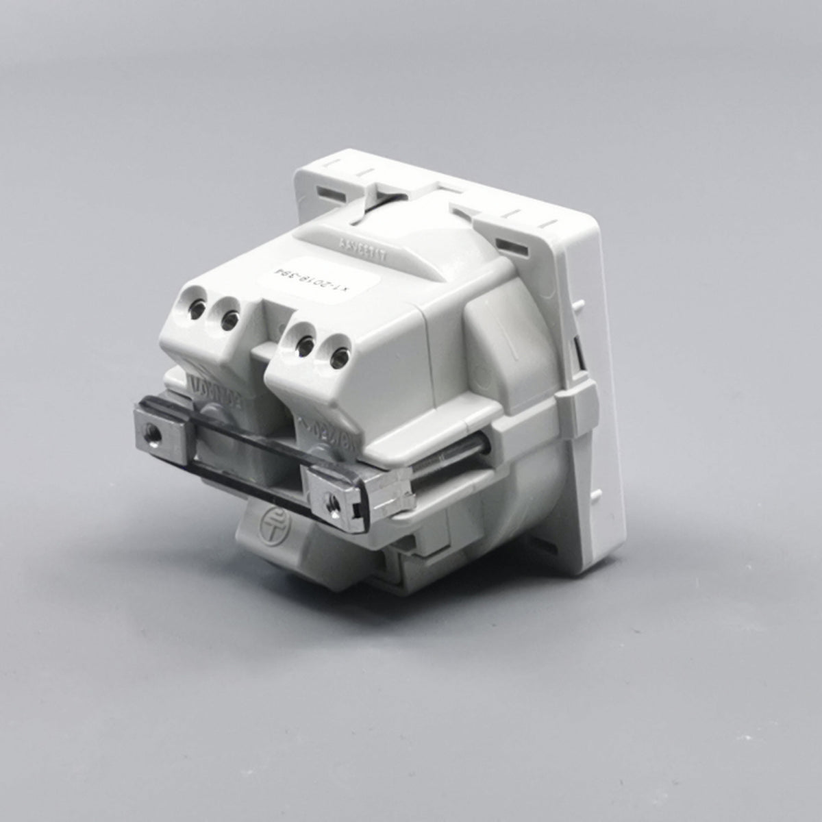 Fuga stikkontakt m. pindjord 1 modul 2-pol - hvid (360° frame 16)