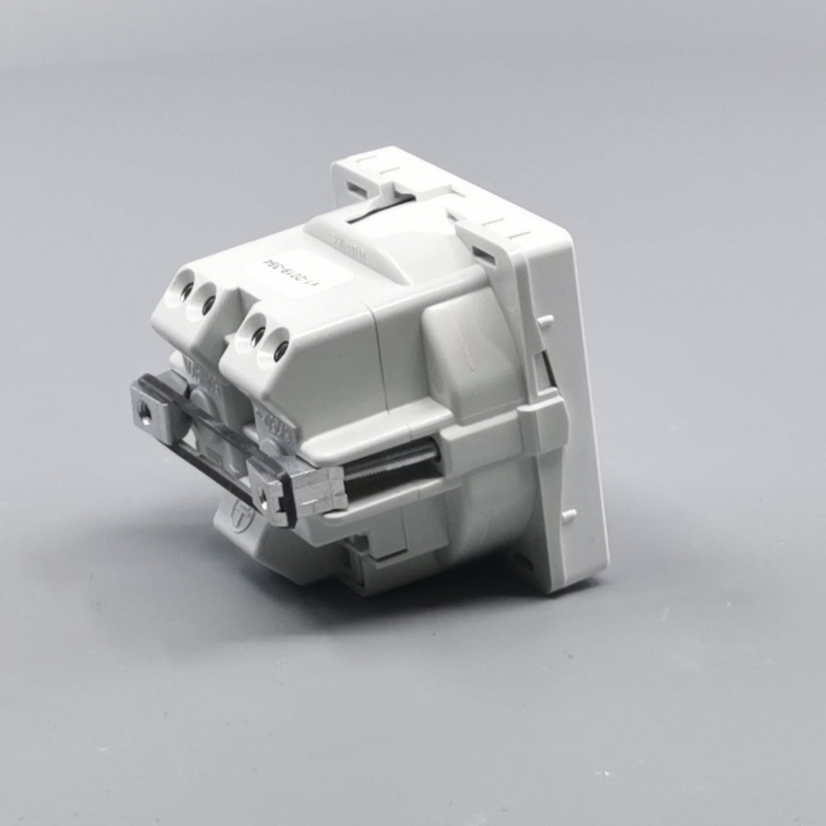 Fuga stikkontakt m. pindjord 1 modul 2-pol - hvid (360° frame 17)