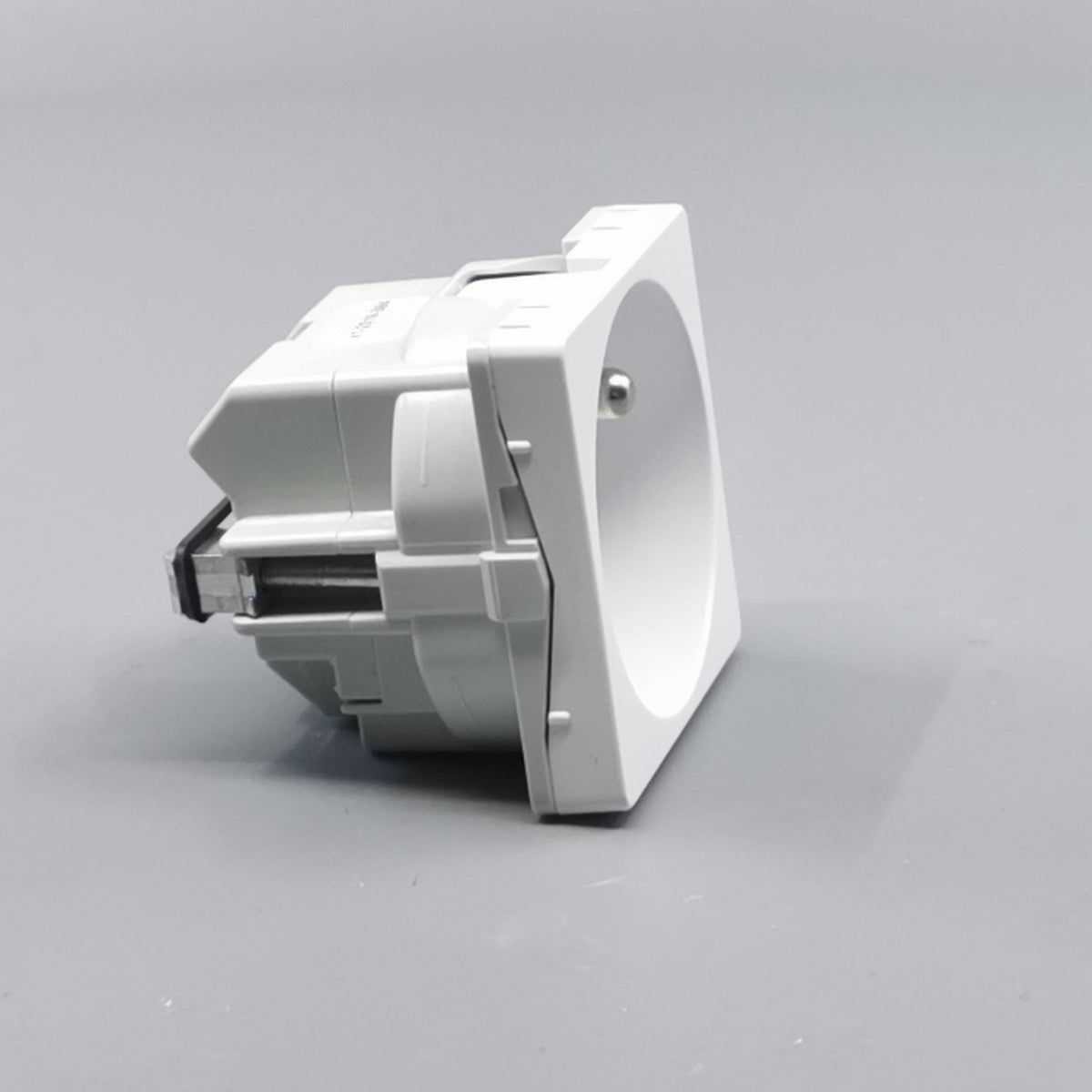 Fuga stikkontakt m. pindjord 1 modul 2-pol - hvid (360° frame 20)