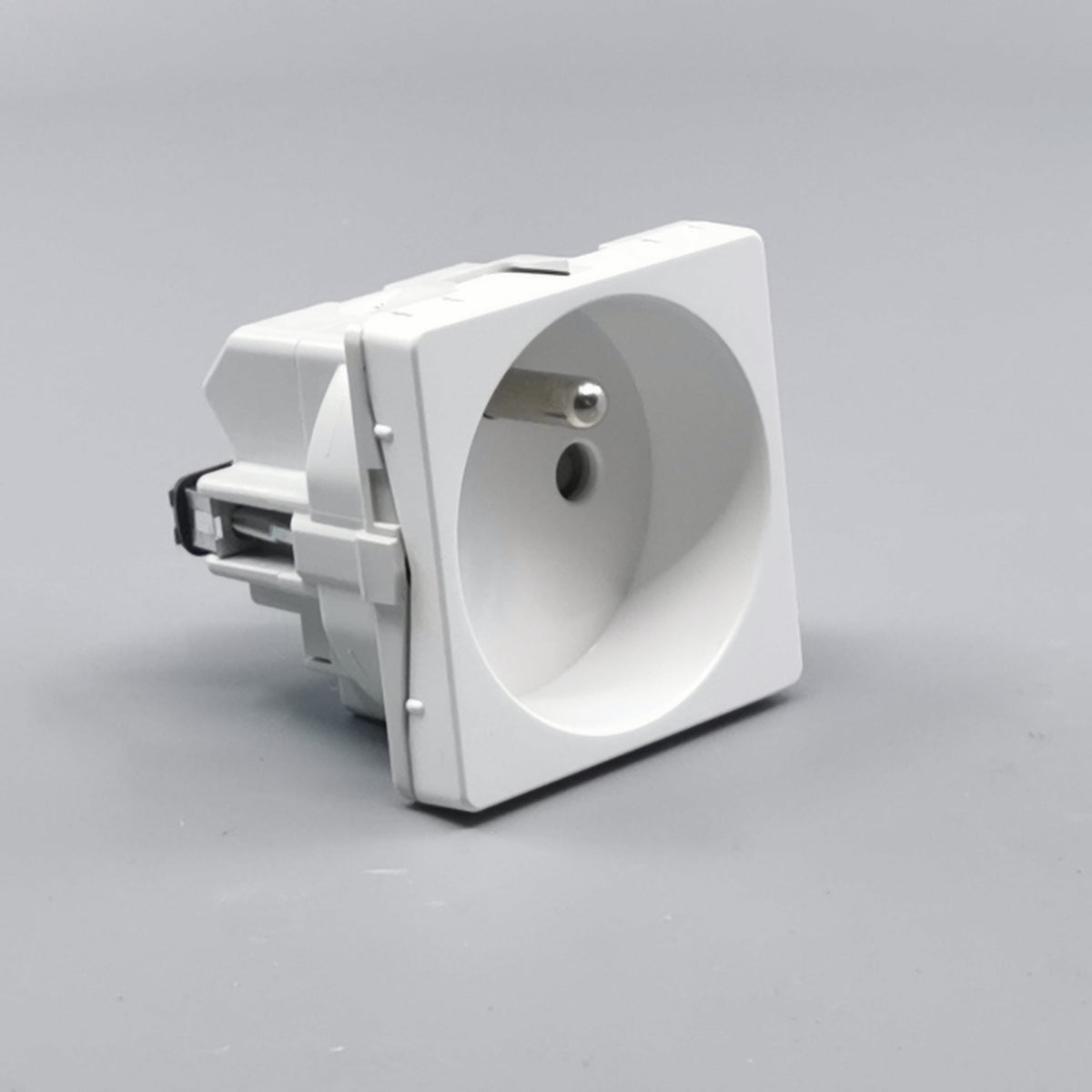 Fuga stikkontakt m. pindjord 1 modul 2-pol - hvid (360° frame 22)
