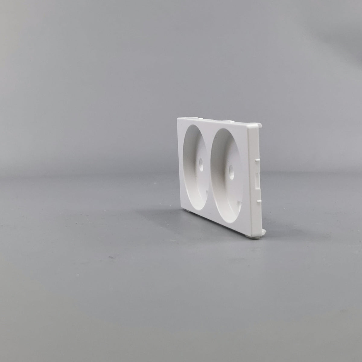 LK FUGA tangent stikkontakt 2 M, 2-pol med jord hv (360° frame 6)