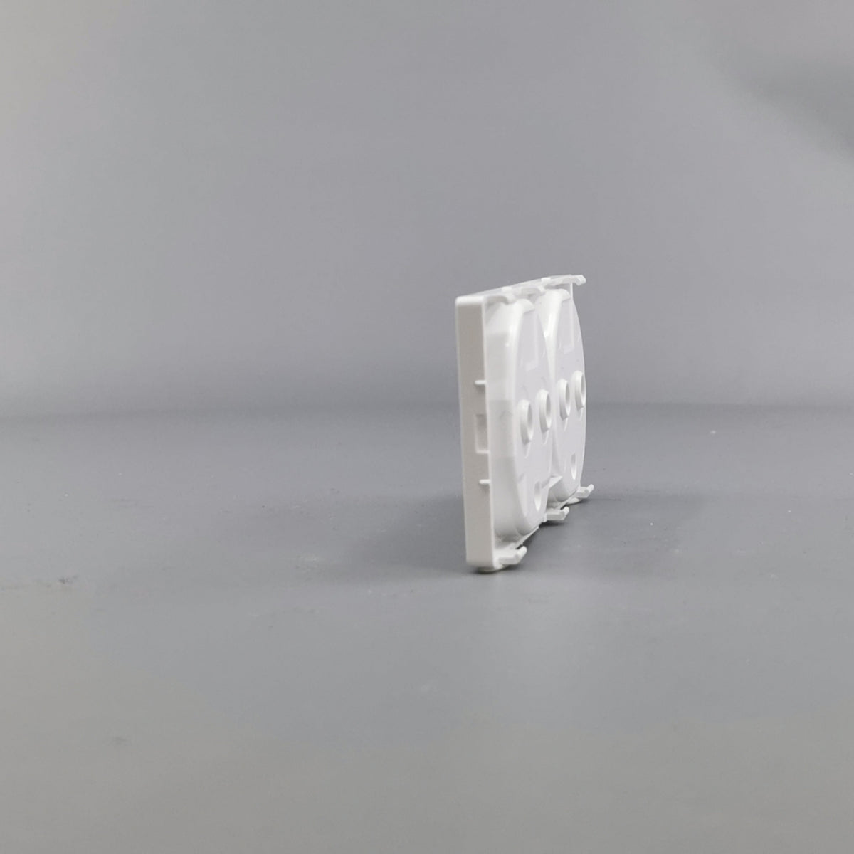 LK FUGA tangent stikkontakt 2 M, 2-pol med jord hv (360° frame 8)