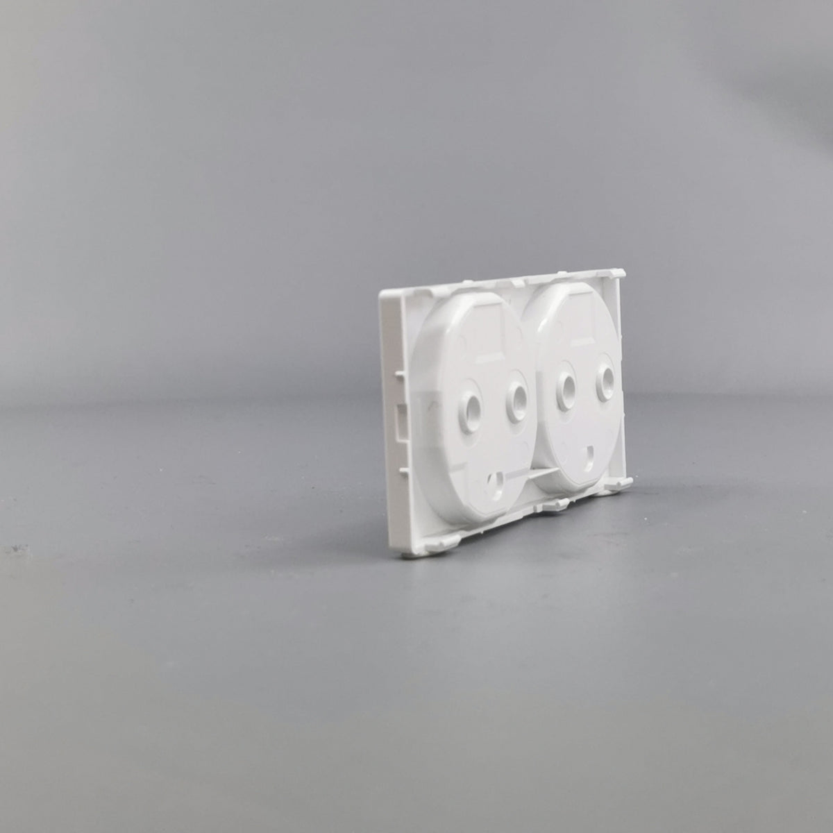 LK FUGA tangent stikkontakt 2 M, 2-pol med jord hv (360° frame 9)