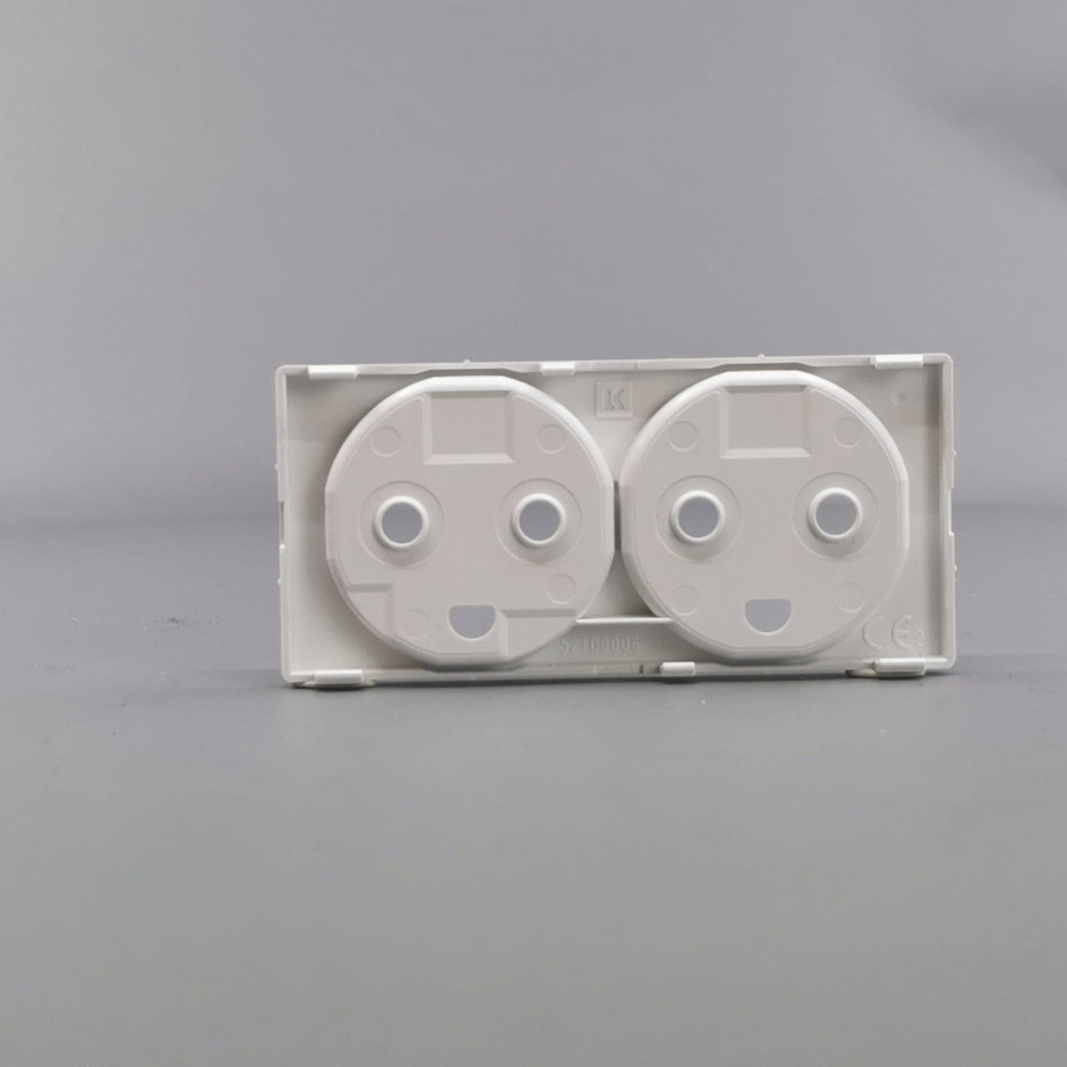 LK FUGA tangent stikkontakt 2 M, 2-pol med jord hv (360° frame 13)