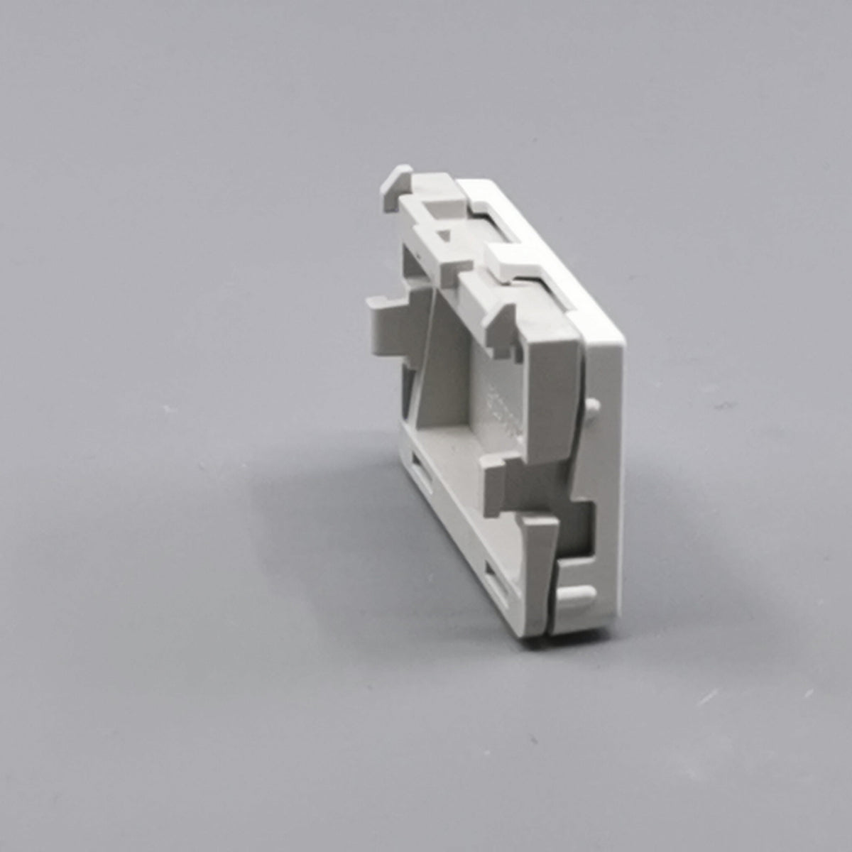 Fuga blænddæksel til 1½ modul ramme - hvid (360° frame 18)