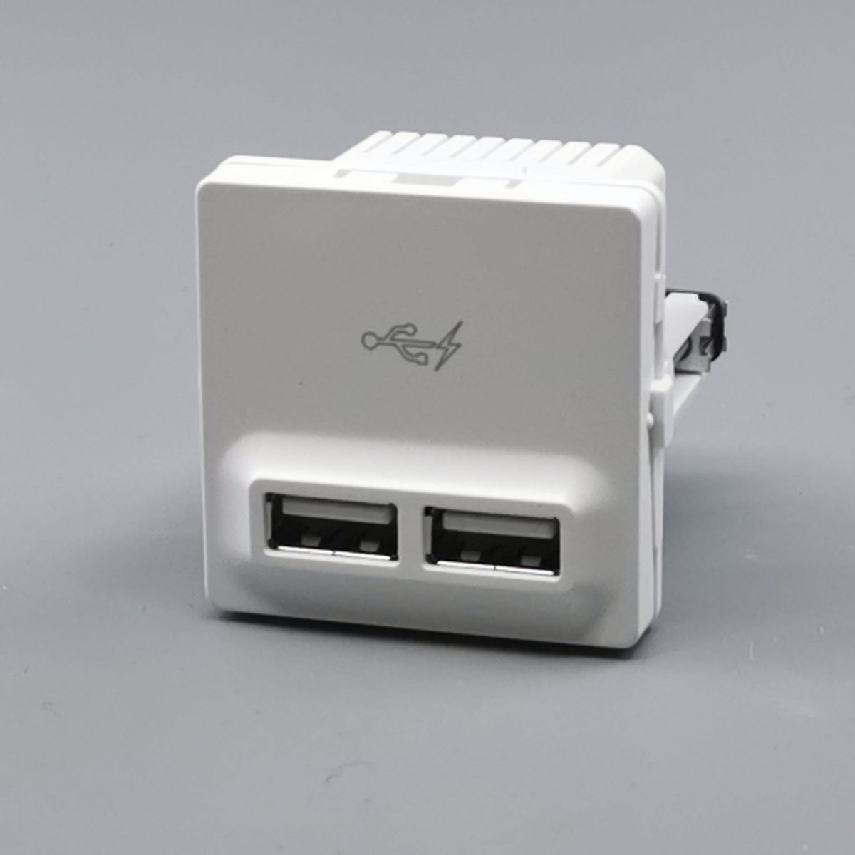 Fuga 2xUSB lader 2,1A 1 modul - hvid (360° frame 2)