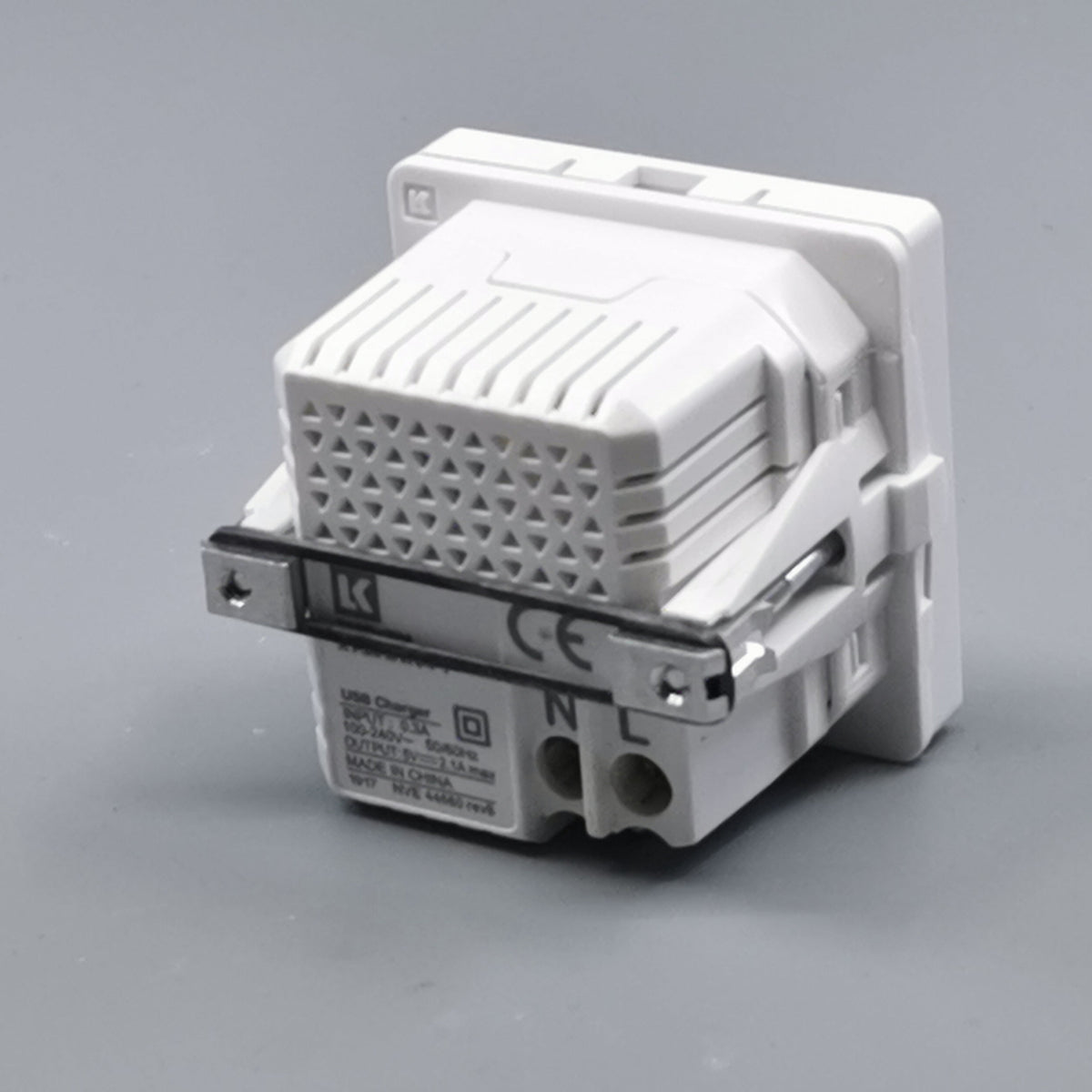 Fuga 2xUSB lader 2,1A 1 modul - hvid (360° frame 15)
