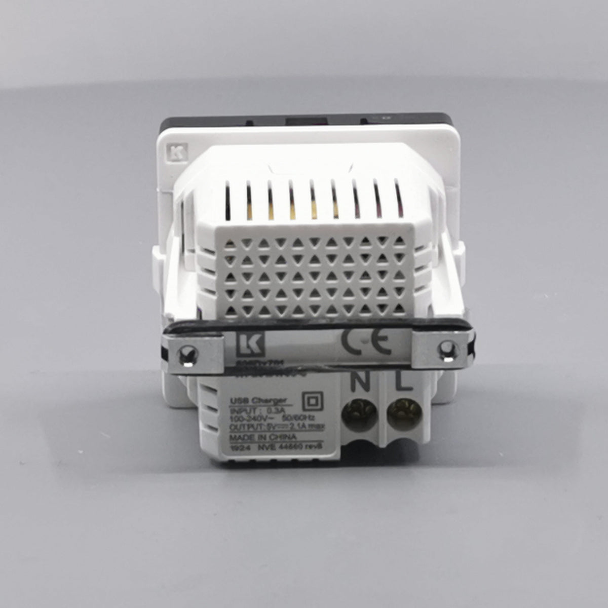 LK Fuga 2xUSB lader 2,1A 1 modul koksgrå (360° frame 13)
