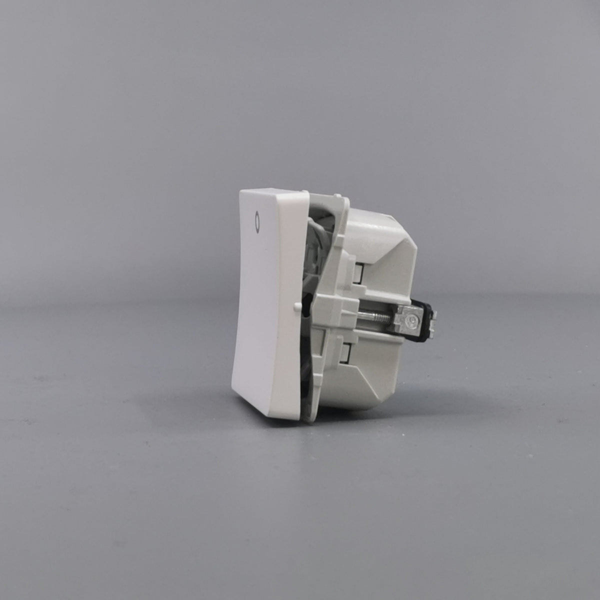 LK Fuga afbryder 2-pol 440V 16A - hvid (360° frame 6)