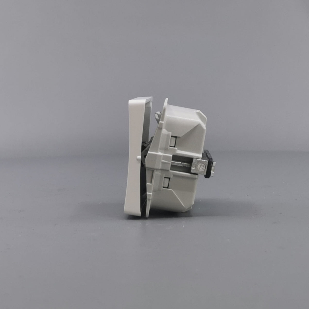 LK Fuga afbryder 2-pol 440V 16A - hvid (360° frame 7)