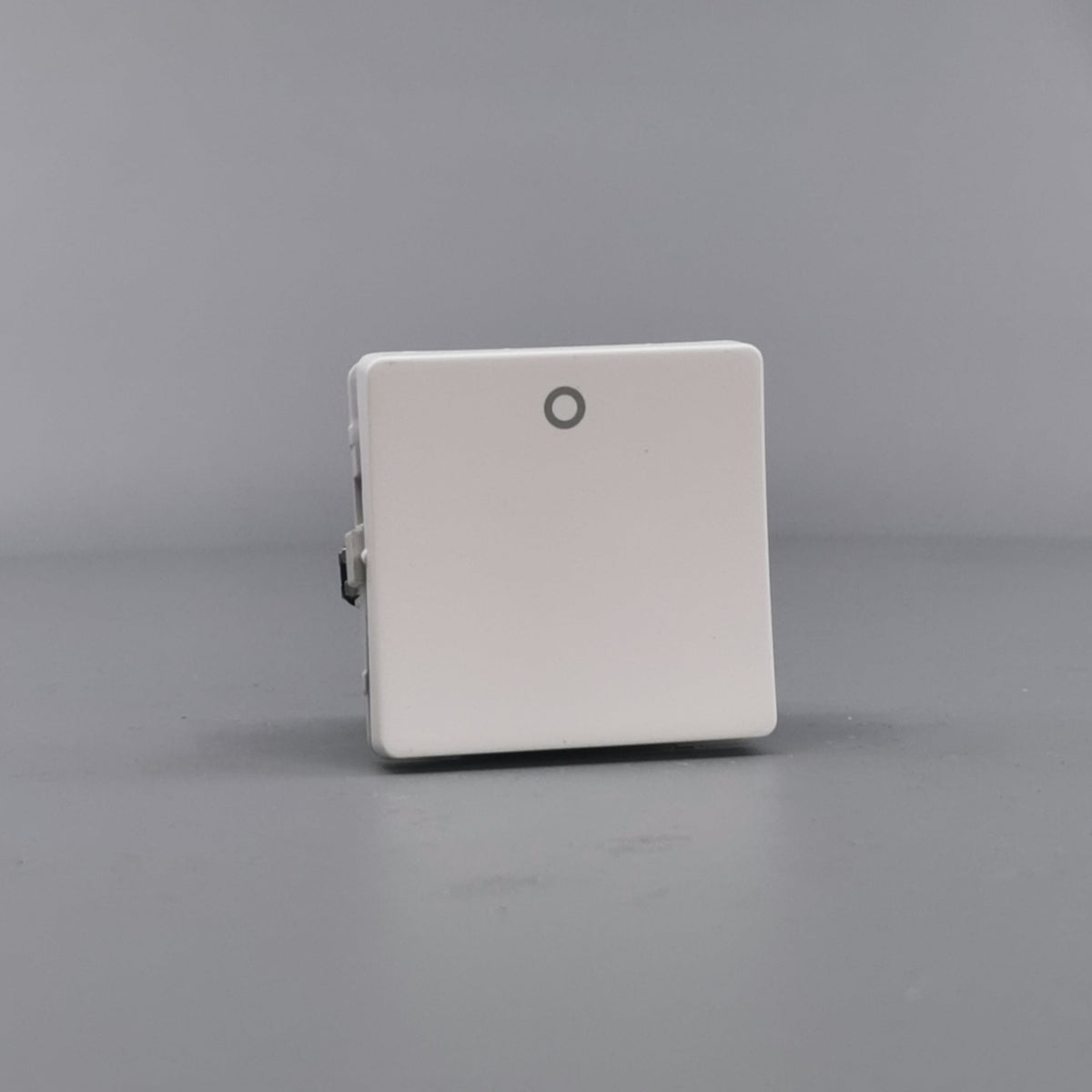 LK Fuga afbryder 2-pol 440V 16A - hvid (360° frame 24)