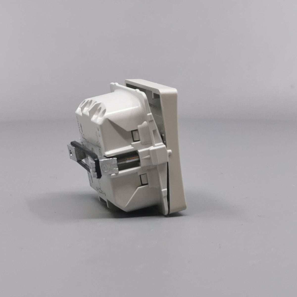 LK Fuga afbryder 2-pol 400V 16A - lysegrå (360° frame 18)