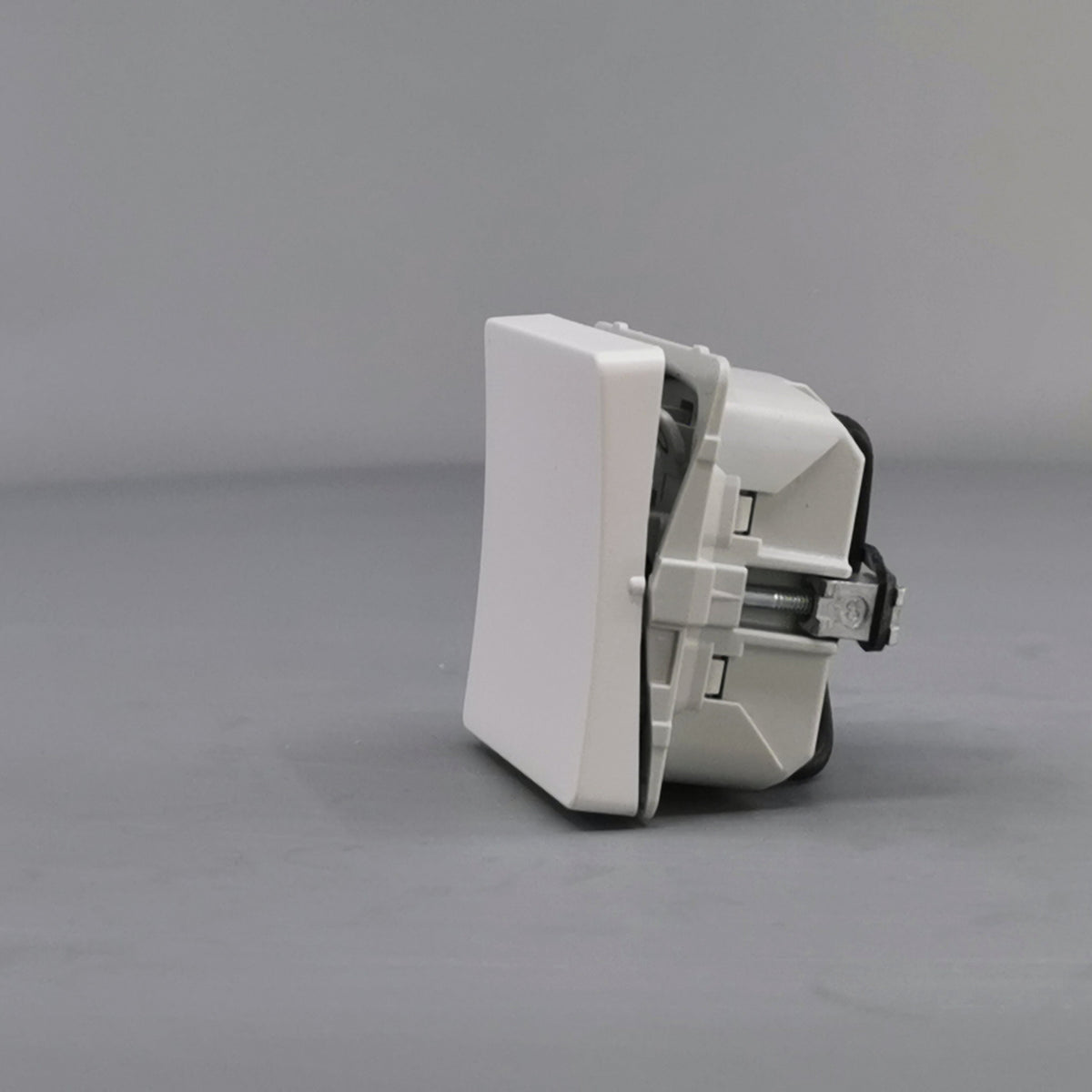 LK Fuga krydsning afbryder 16A - hvid (360° frame 6)