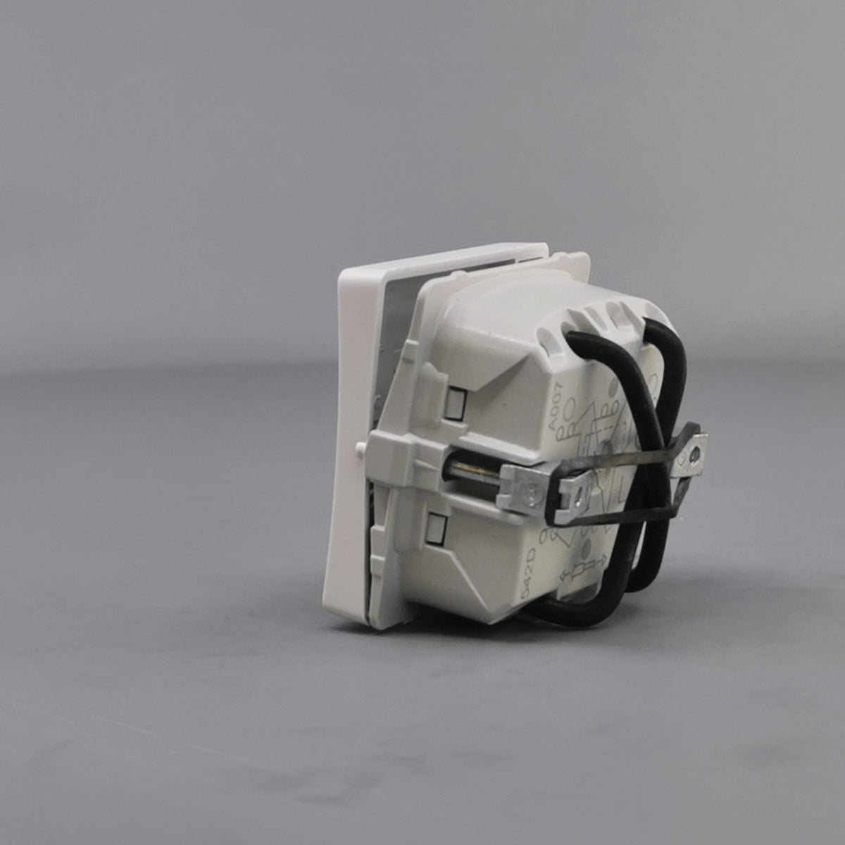 LK Fuga krydsning afbryder 16A - hvid (360° frame 9)