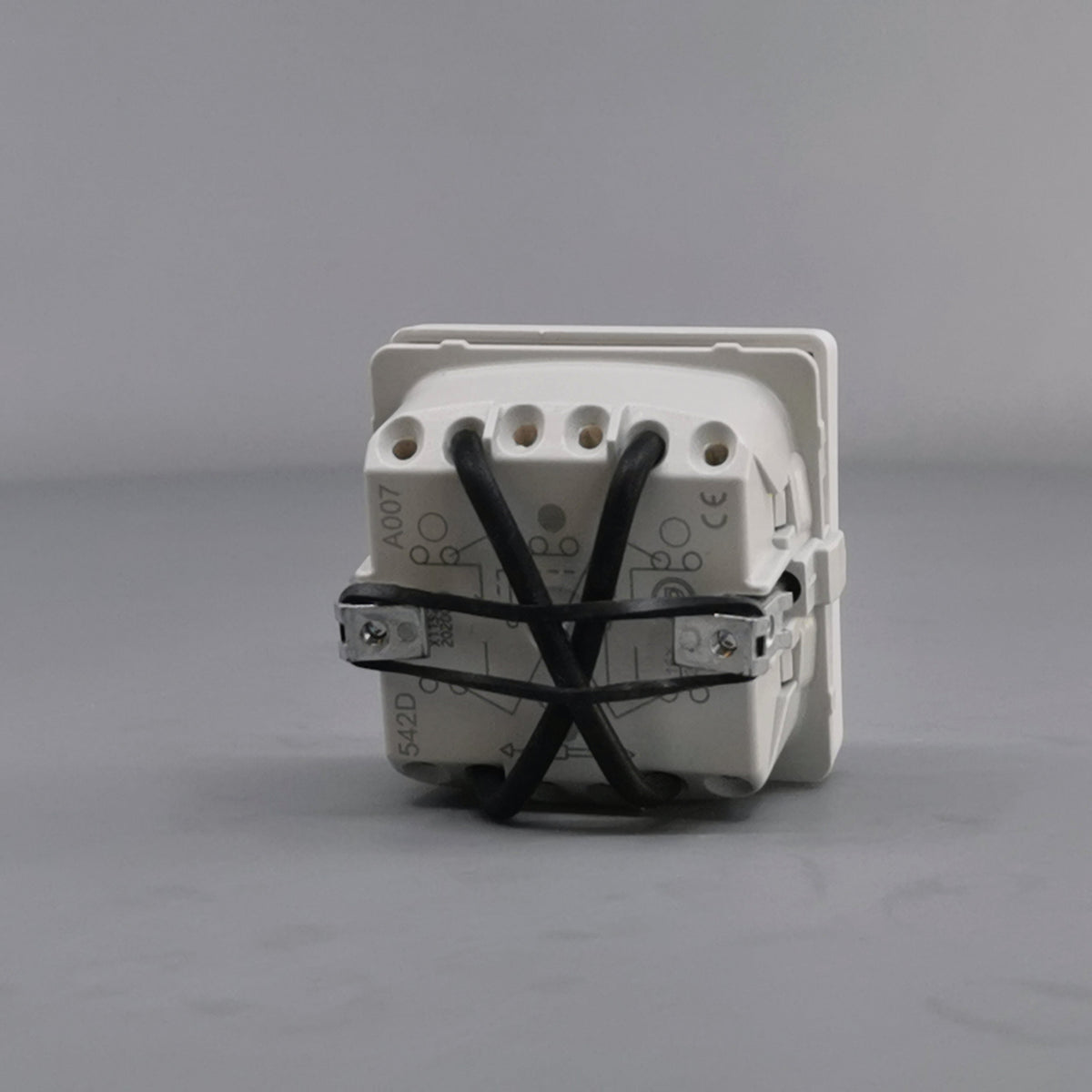 LK Fuga krydsning afbryder 16A - hvid (360° frame 14)