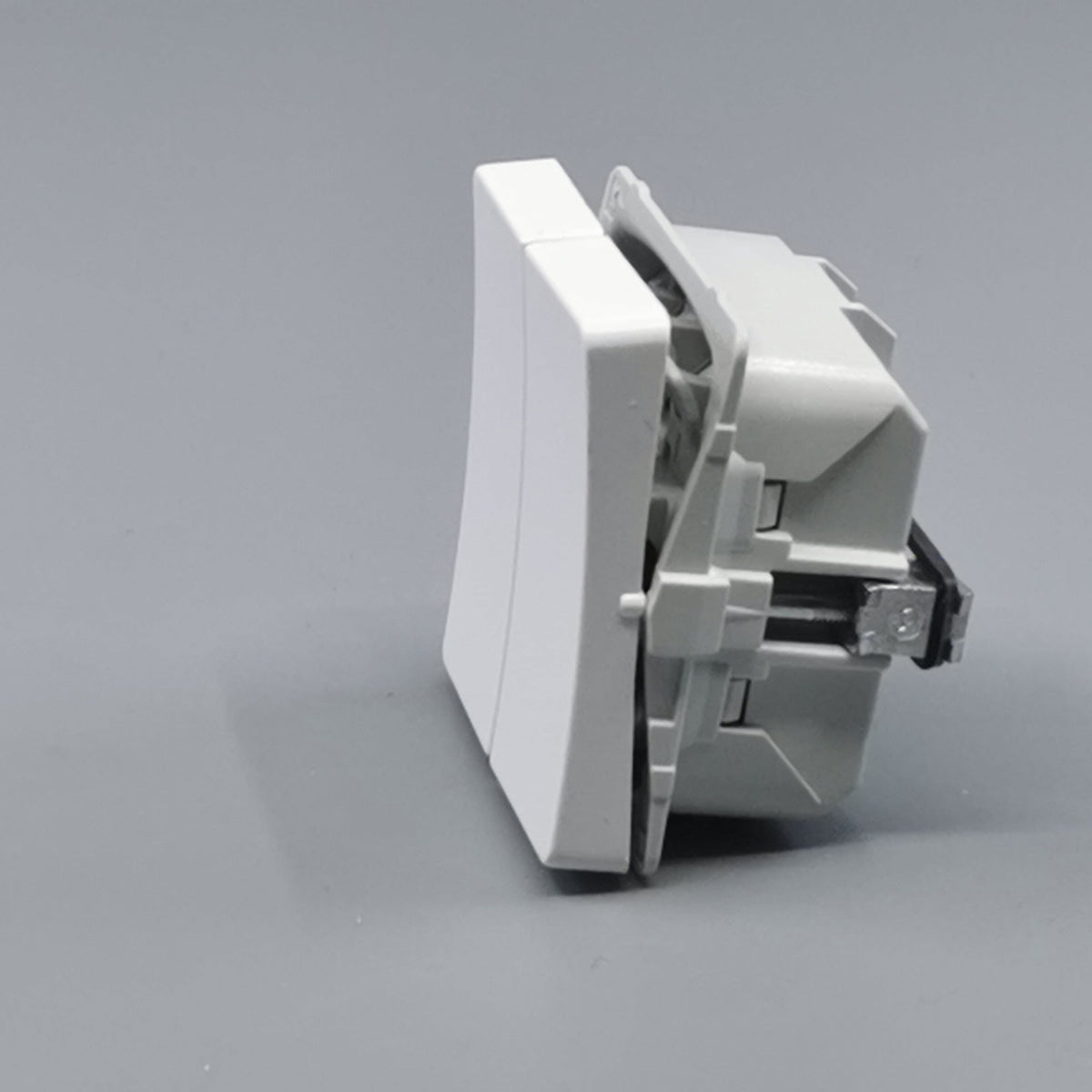LK Fuga dobbelt korrespondance afbryder 16A - hvid (360° frame 6)
