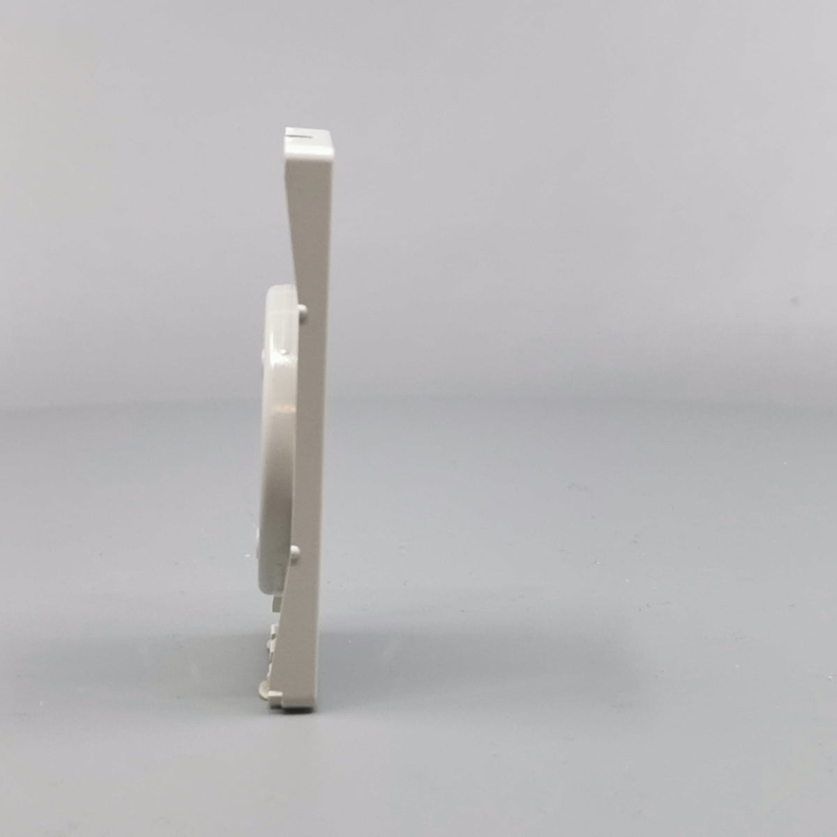 Fuga afdækning til hospital stikkontakt m. jord 1½ modul - lysegrå (360° frame 19)