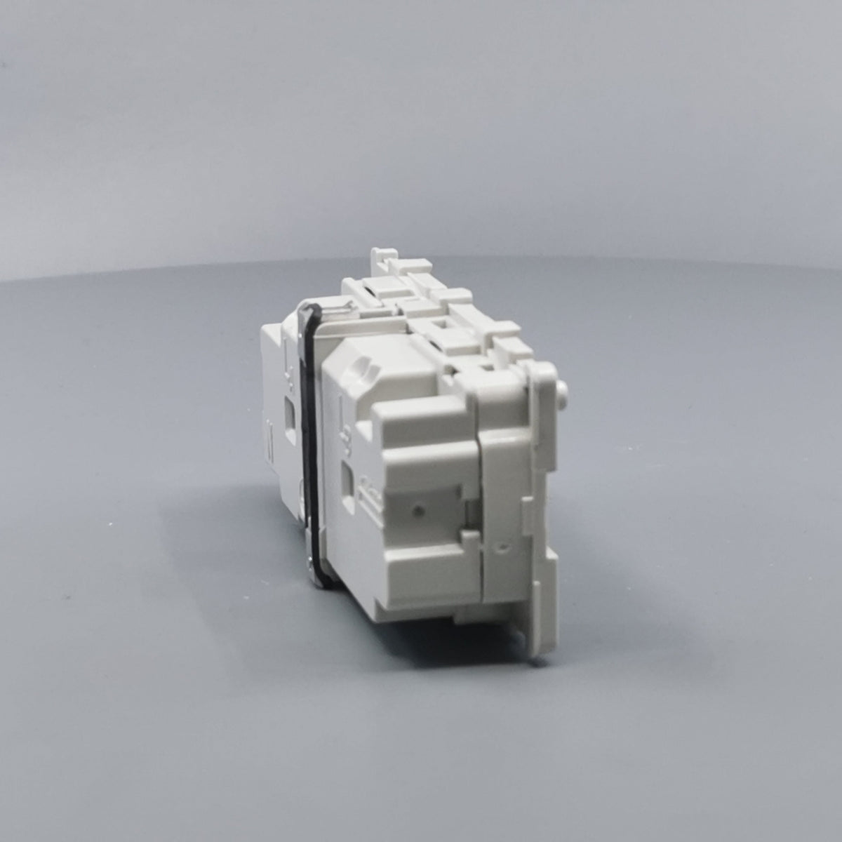 Fuga dobbelt stikkontakt 2-polet m/jord 2m (360° frame 18)