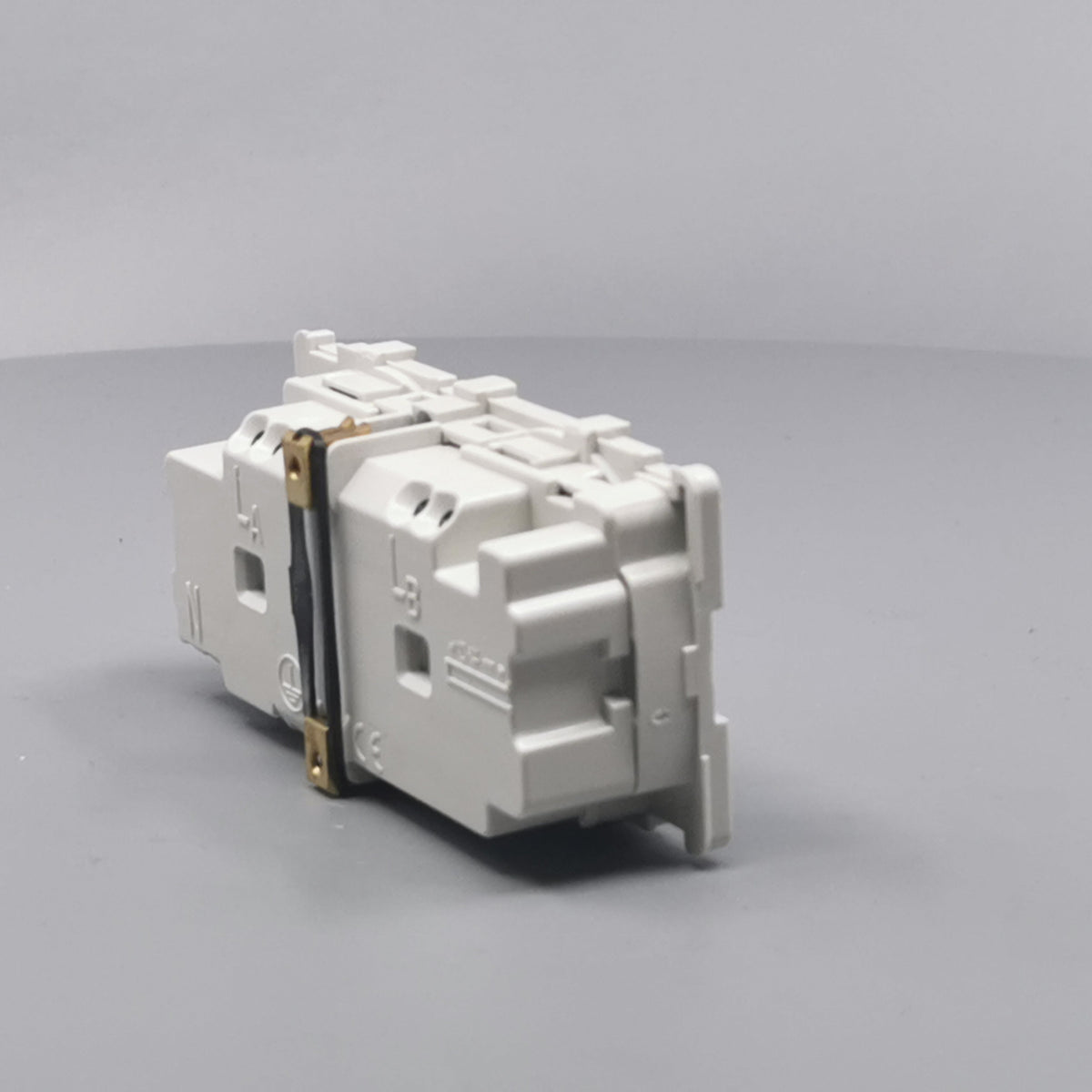 Fuga dobbelt stikkontakt for 2 tændinger 2-polet m (360° frame 17)