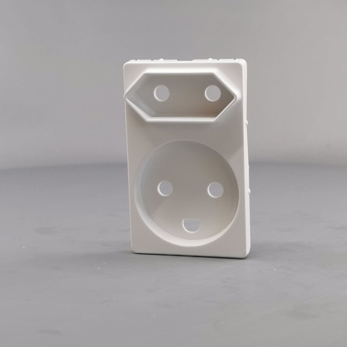 Fuga afdækning dobbelt stikkontakt 1 flad hvid (360° frame 2)