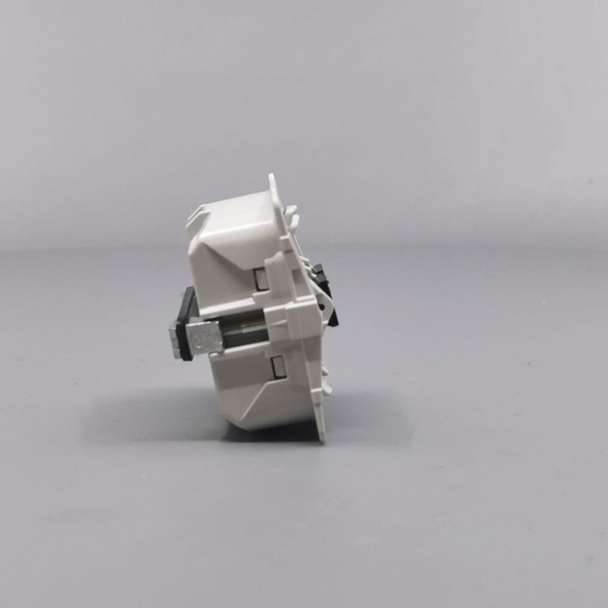 Fuga 2-polet afbryder 16A uden afdækning (360° frame 19)