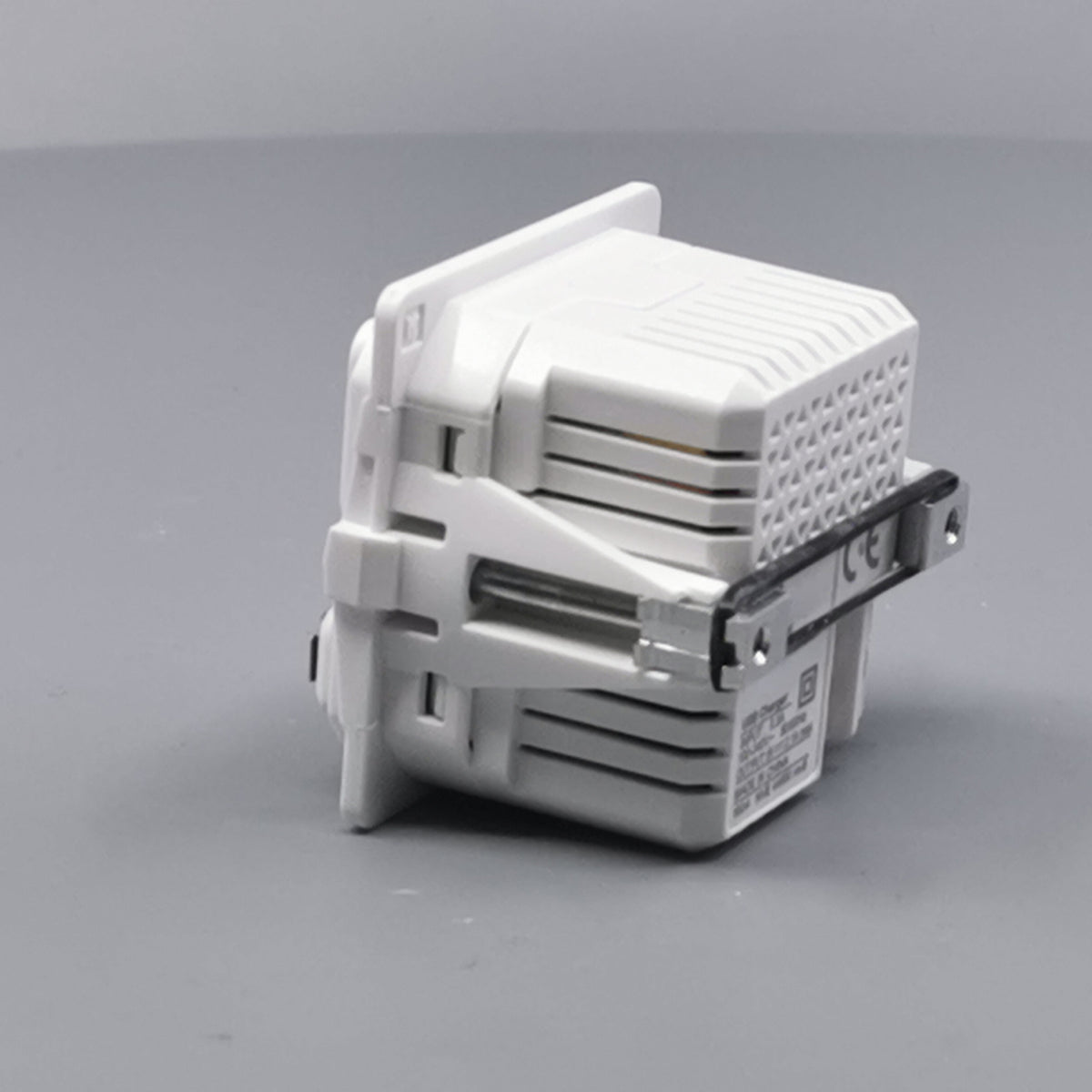 LK Fuga 2xUSB lader 2,1A 1 modul uden afdækning (360° frame 9)