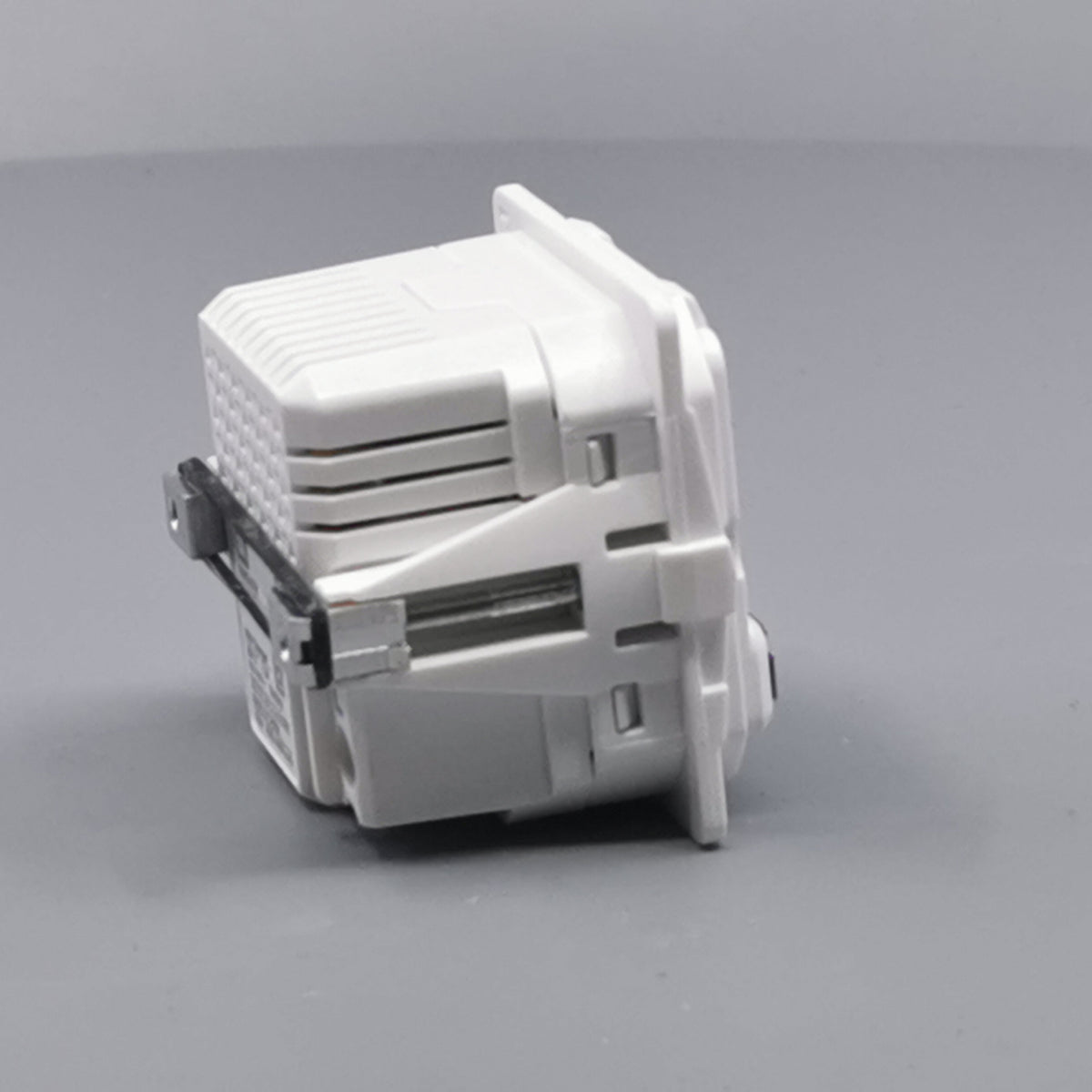LK Fuga 2xUSB lader 2,1A 1 modul uden afdækning (360° frame 18)