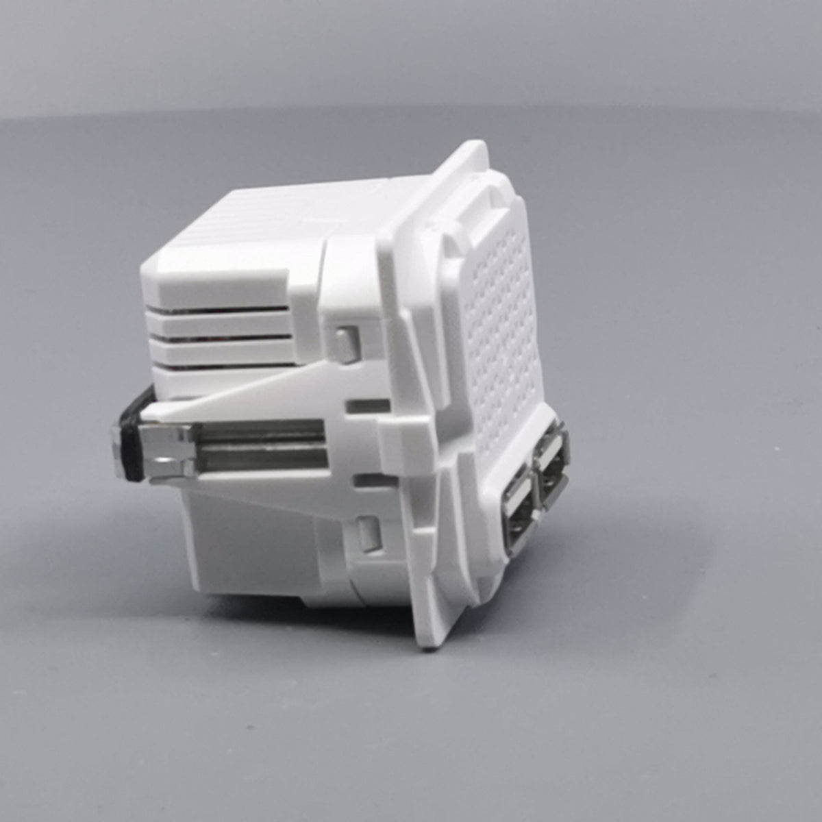 LK Fuga 2xUSB lader 2,1A 1 modul uden afdækning (360° frame 20)