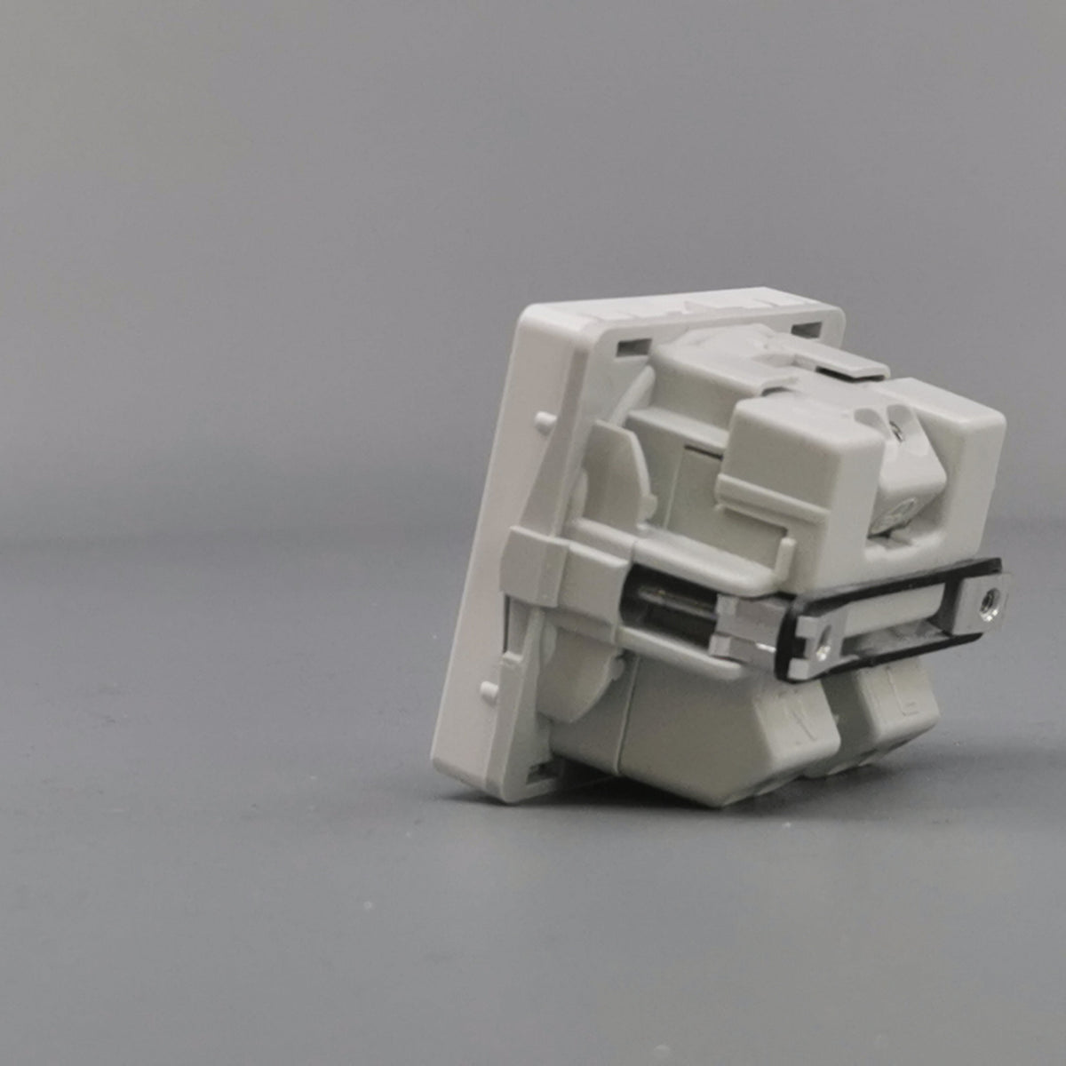 Fuga stikkontakt m. jord og LED lampe 1 modul - hvid (360° frame 9)