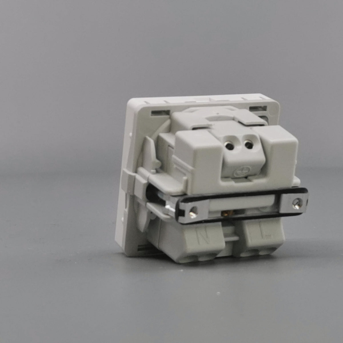 Fuga stikkontakt m. jord og LED lampe 1 modul - hvid (360° frame 11)